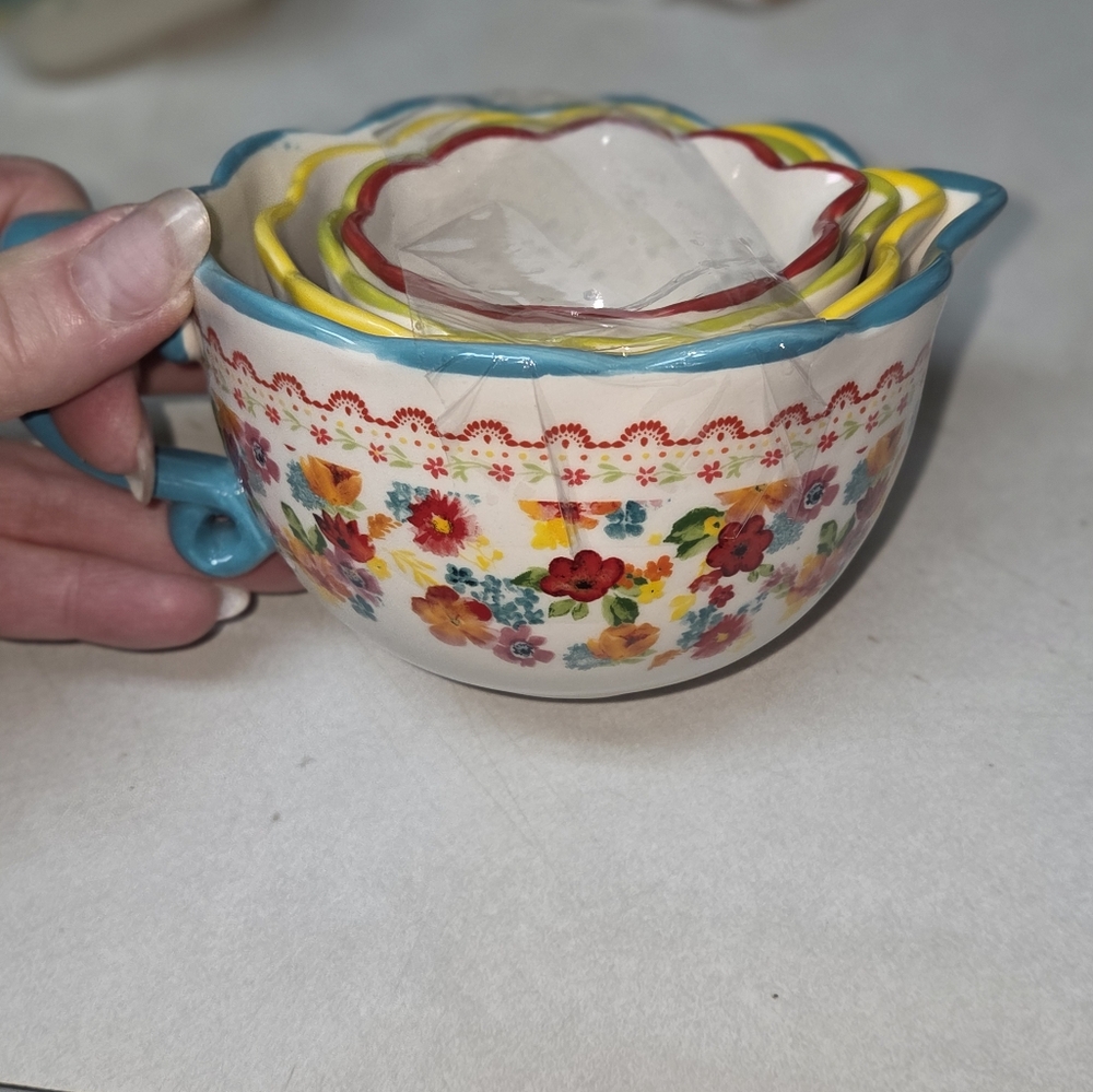 The Pioneer Woman 4 Pc Nesting Floral Measuring Cups